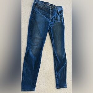 7 for all mankind Classic Blue Women's high waist ankle  Jeans size 28